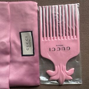 Gucci Pink Beauty Comb with Floral Pouch
